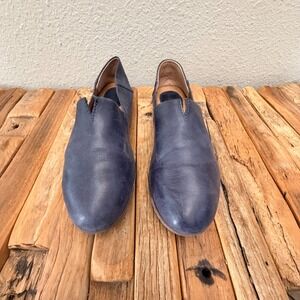 Born B.O.C women's flat shoes Sz 8